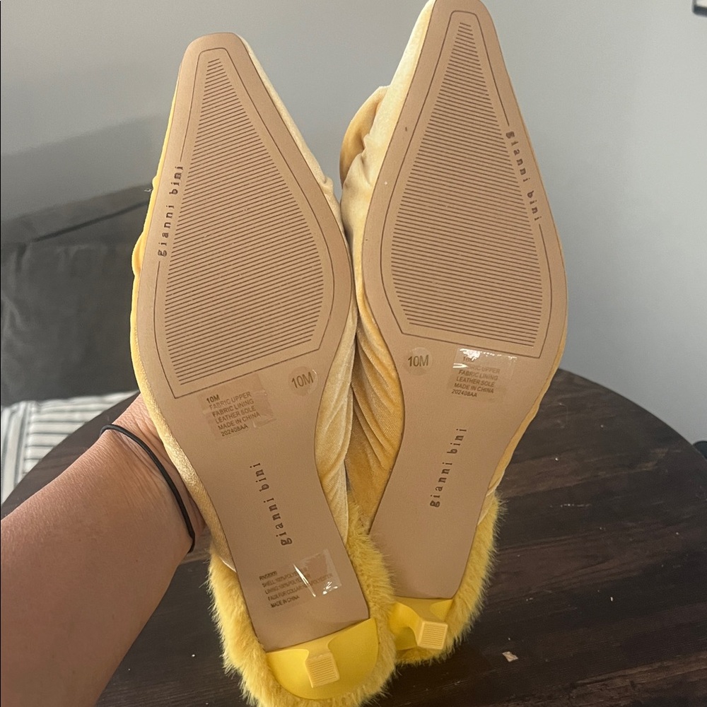 Gianni Bini Yellow Velvet Mules with Rosette - Picture 5 of 9